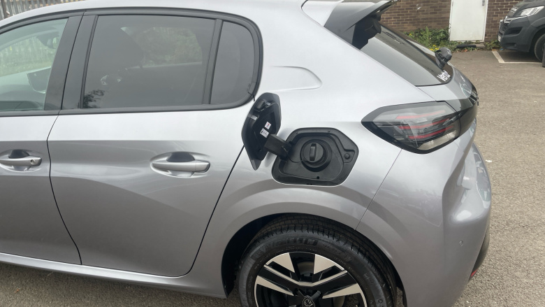 Peugeot 208 1.2 Hybrid 110 Allure 5dr e-DSC6 Petrol Hatchback